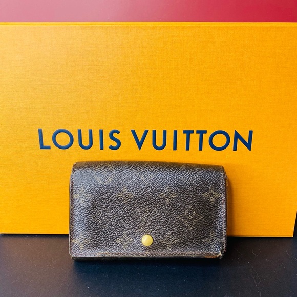 Louis Vuitton 2002 Porte Monnaie Tresor Compact Wallet Authentic and Vintage - Picture 3 of 17
